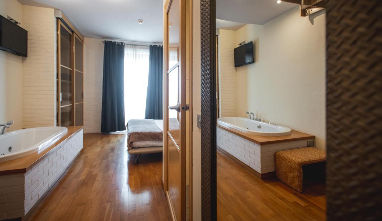 Reva Residences And Pool Monforte dʼAlba المظهر الخارجي الصورة